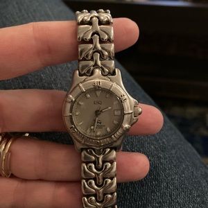 STAINLESS STEEL ESQ QUARTZ WATER- RESISTANCE 100